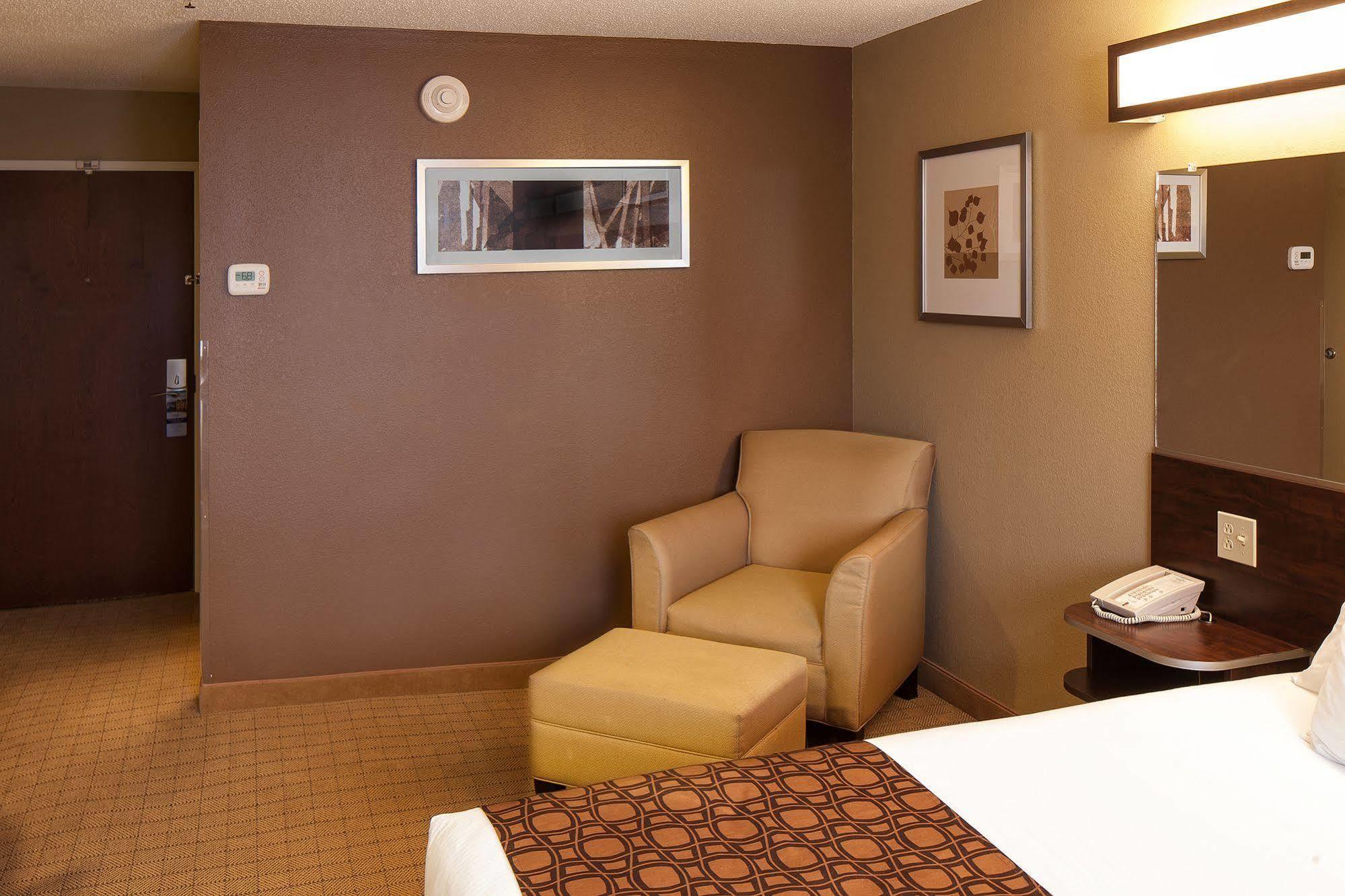 Microtel Inn & Suites By Wyndham St Clairsville - Wheeling St. Clairsville Luaran gambar