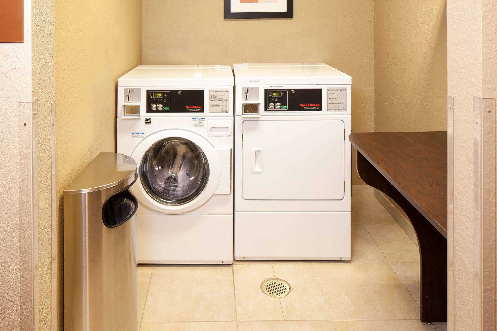 Microtel Inn & Suites By Wyndham St Clairsville - Wheeling St. Clairsville Luaran gambar